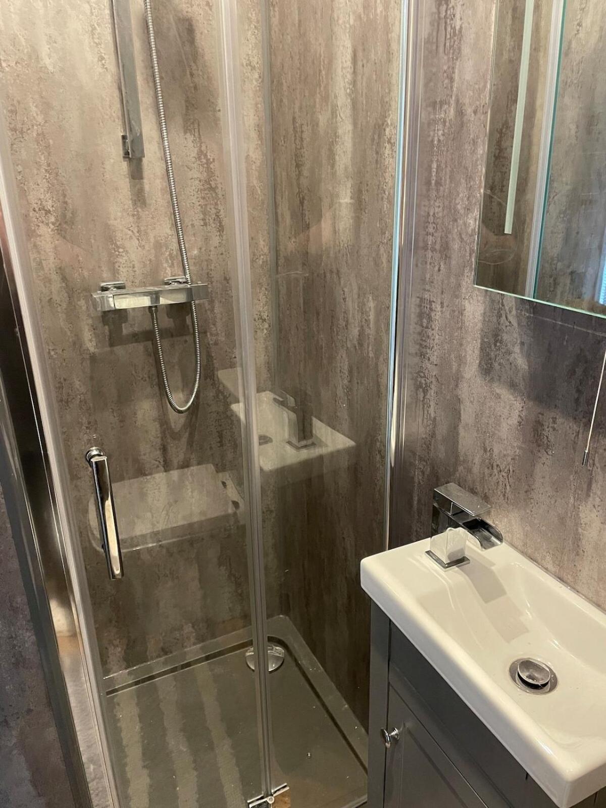 Holiday home Berwyn With Private Hot Tub