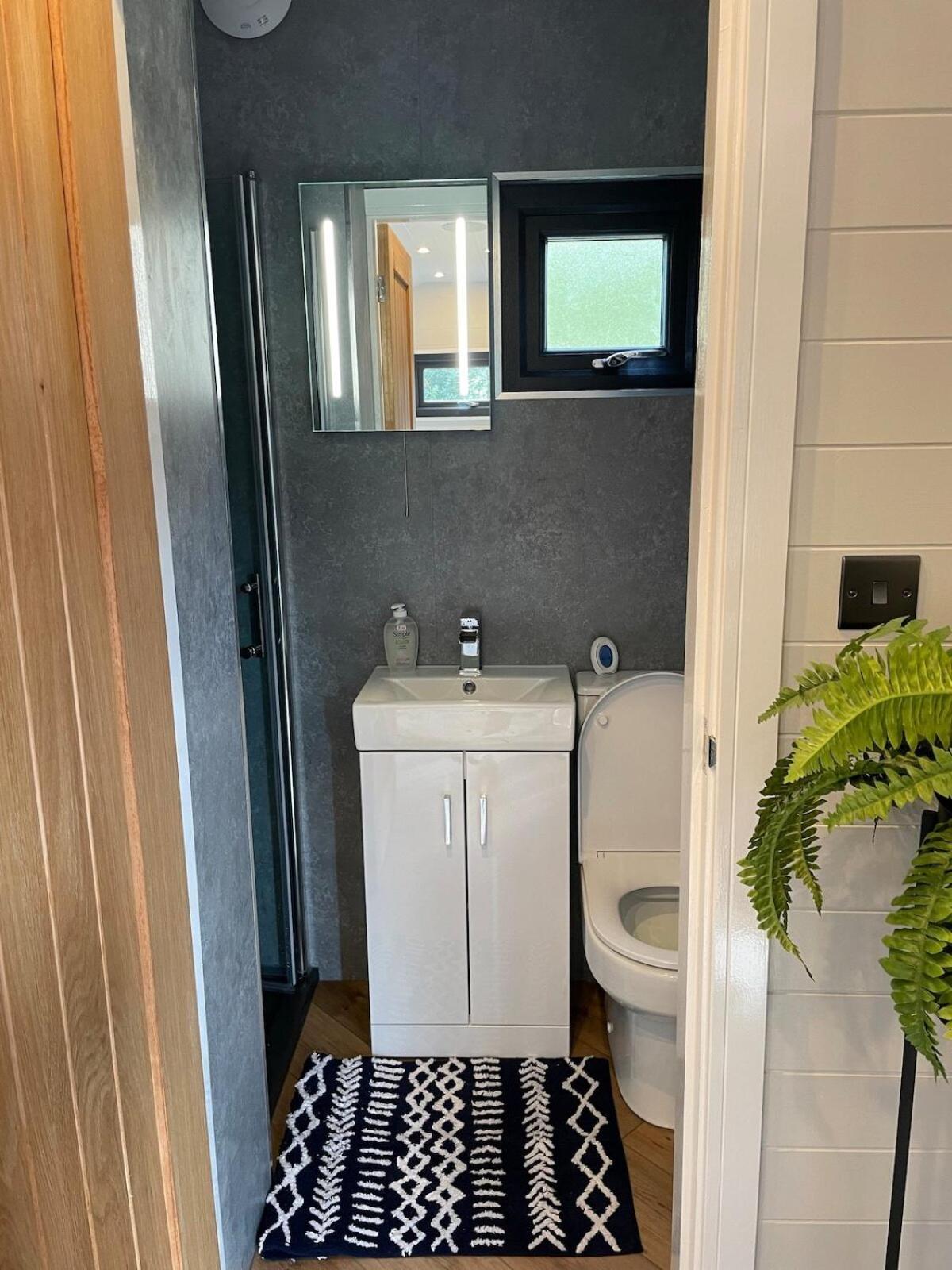 Berwyn With Private Hot Tub Holiday home